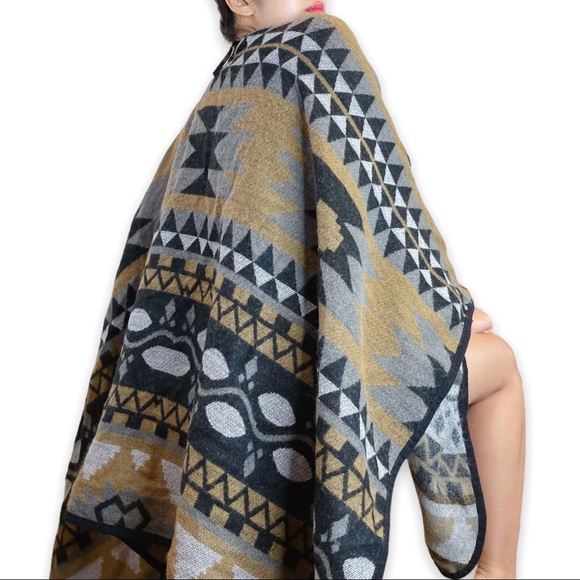 Cabin Fever Aztec Geometric Pattern Wrap Blanket Cape Poncho Jacket One size - Picture 3 of 16